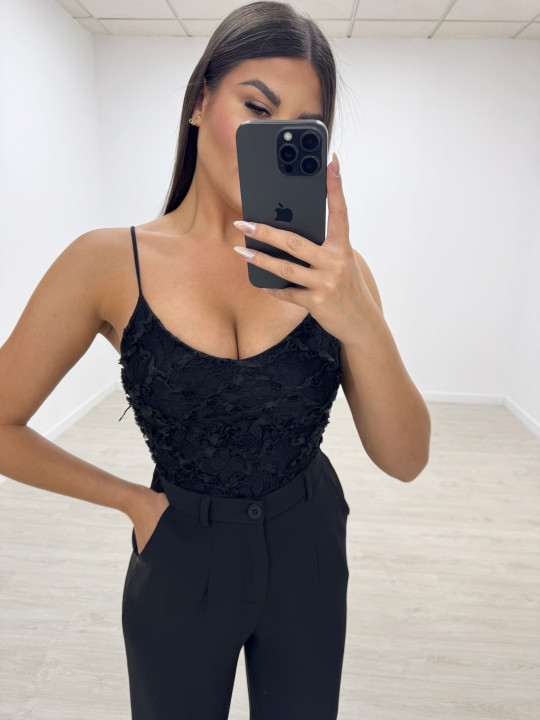 TOP FLOR VOLUMEN NEGRO